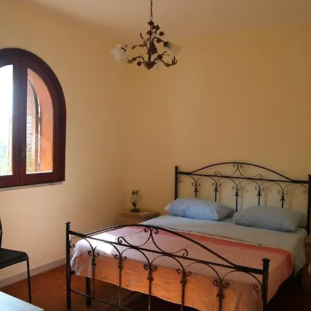 R & S Giardini-Naxos